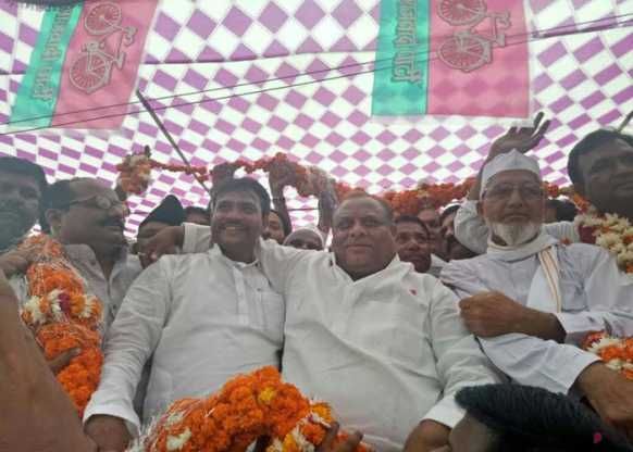 पंडित सिंह कार्यकर्ता सम्मेलन को संबोधित करते हुए भावुक, फूट-फूट कर रोये पंडित सिंह कार्यकर्ता सम्मेलन को संबोधित करते हुए भावुक, फूट-फूट कर रोये