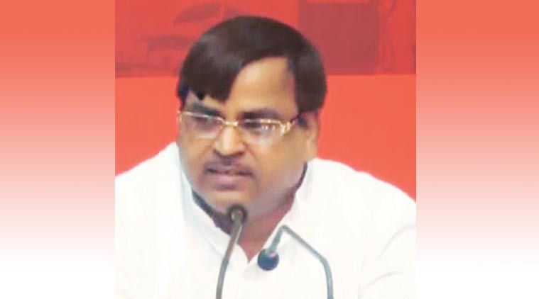 मै भ्रष्टाचारी हूं तो राहुल गांधी के जीजा राबर्ट बढेरा पर लगे आरोप क्या है: गायत्री प्रजापति मै भ्रष्टाचारी हूं तो राहुल गांधी के जीजा राबर्ट बढेरा पर लगे आरोप क्या है: गायत्री प्रजापति