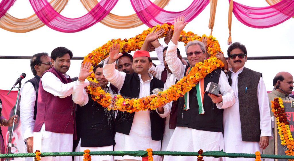 हम आने वाली सरकार मे जितनी भी जगह होगी, सब पर भर्ती करेंगे – अखिलेश यादव हम आने वाली सरकार मे जितनी भी जगह होगी, सब पर भर्ती करेंगे – अखिलेश यादव