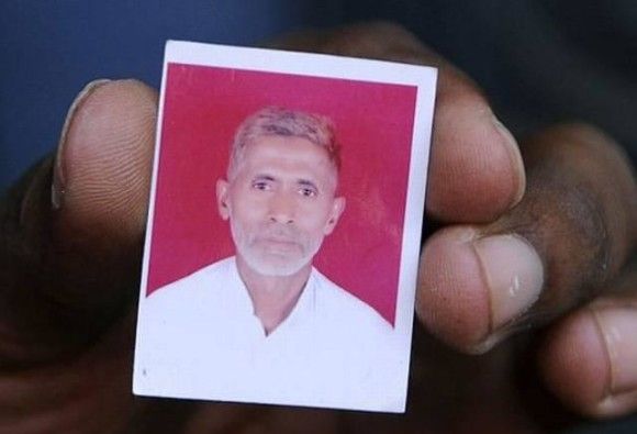 बिसाहड़ा गांव में नहीं हुई कुर्बानी, सिर्फ नमाज पढ़कर मनाई बकरीद बिसाहड़ा गांव में नहीं हुई कुर्बानी, सिर्फ नमाज पढ़कर मनाई बकरीद