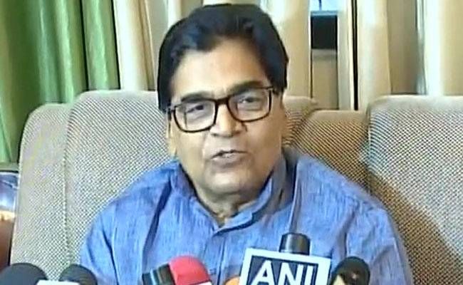 अखिलेश को अध्यक्ष पद से हटाना पार्टी नेतृत्व की गलती : राम गोपाल यादव अखिलेश को अध्यक्ष पद से हटाना पार्टी नेतृत्व की गलती : राम गोपाल यादव