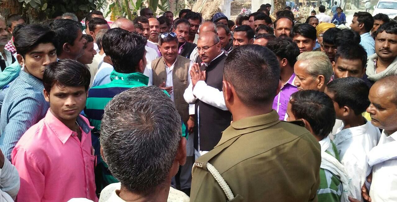 शैलेन्द्र यादव ललई दर्जनों गाँव मे किया संघन जनसंपर्क शैलेन्द्र यादव ललई दर्जनों गाँव मे किया संघन जनसंपर्क