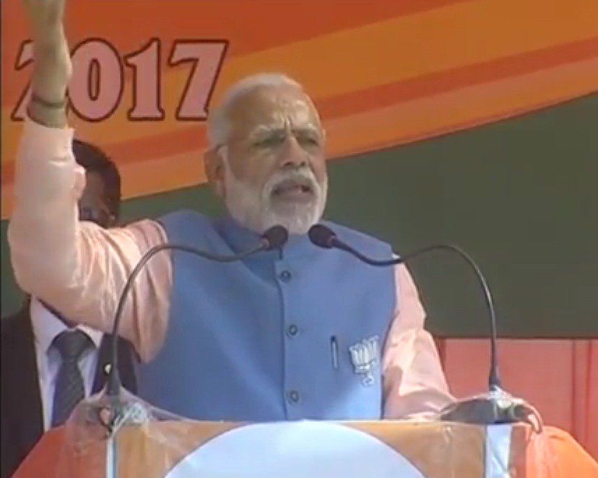 मेरे पास एक भी गाड़ी नहीं है,लेकिन समाजवादी घर में जाकर देखिए गाड़ियां ही गाड़ियां है, ये कैसा समाजवाद है? मेरे पास एक भी गाड़ी नहीं है,लेकिन समाजवादी घर में जाकर देखिए गाड़ियां ही गाड़ियां है, ये कैसा समाजवाद है?