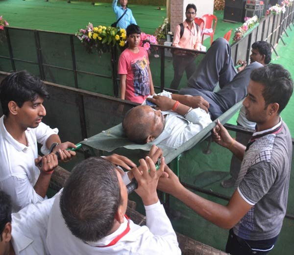 CM से मिलने के चक्कर में इस शख्स की टूटी टांग CM से मिलने के चक्कर में इस शख्स की टूटी टांग