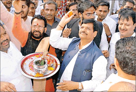 रामगोपाल यादव पर जमकर तंज कसे शिवपाल ने रामगोपाल यादव पर जमकर तंज कसे शिवपाल ने
