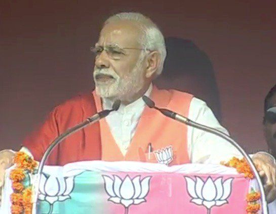 मोदी का अखिलेश यादव पर बड़ा आरोप : हर पद के लिए पैसे वसूले जाते हैं मोदी का अखिलेश यादव पर बड़ा आरोप : हर पद के लिए पैसे वसूले जाते हैं