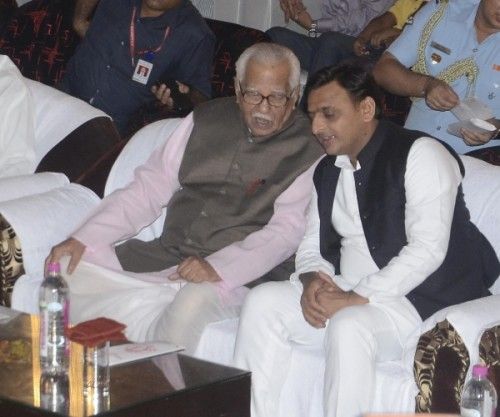 मुख्यमंत्री के प्रस्ताव पर मंत्रियों को विभागवार कार्य आवंटित किया मुख्यमंत्री के प्रस्ताव पर मंत्रियों को विभागवार कार्य आवंटित किया