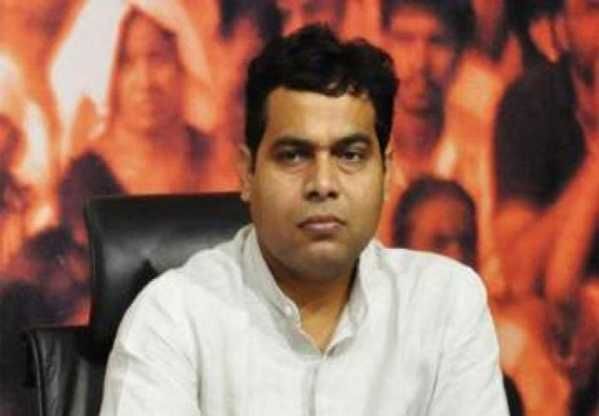 भाजपा एजेंट को हटाये जाने पर श्रीकांत शर्मा पुलिस से भिड़े भाजपा एजेंट को हटाये जाने पर श्रीकांत शर्मा पुलिस से भिड़े