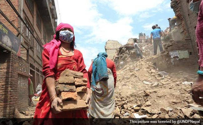 नोटबंदी से मजदूरों की बढ़ी परेशानी, काम न मिलने से लौट रहे घर