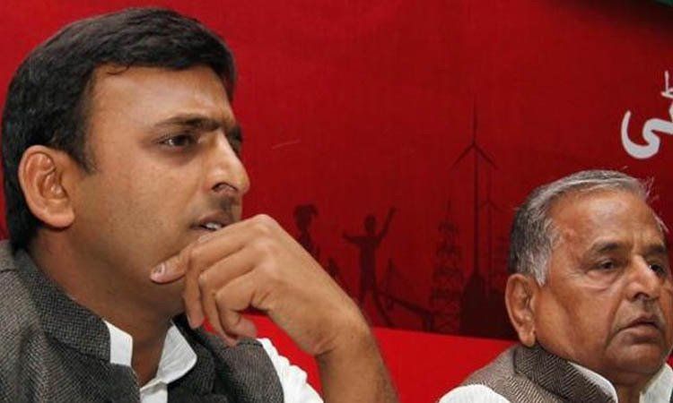 मुसलमानों को आरक्षण नहीं देने पर सपा मुश्किल में मुसलमानों को आरक्षण नहीं देने पर सपा मुश्किल में