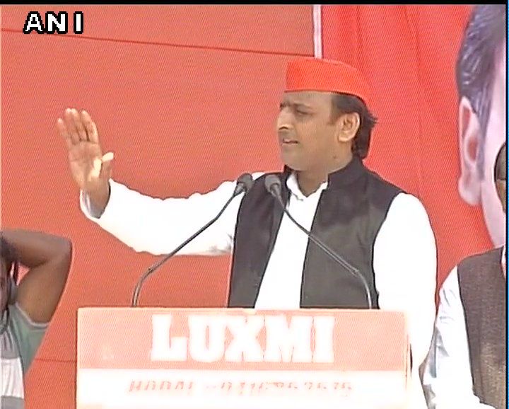 मथुरा का विकास करना हमारी प्राथमिकता मे हैं – अखिलेश यादव मथुरा का विकास करना हमारी प्राथमिकता मे हैं – अखिलेश यादव