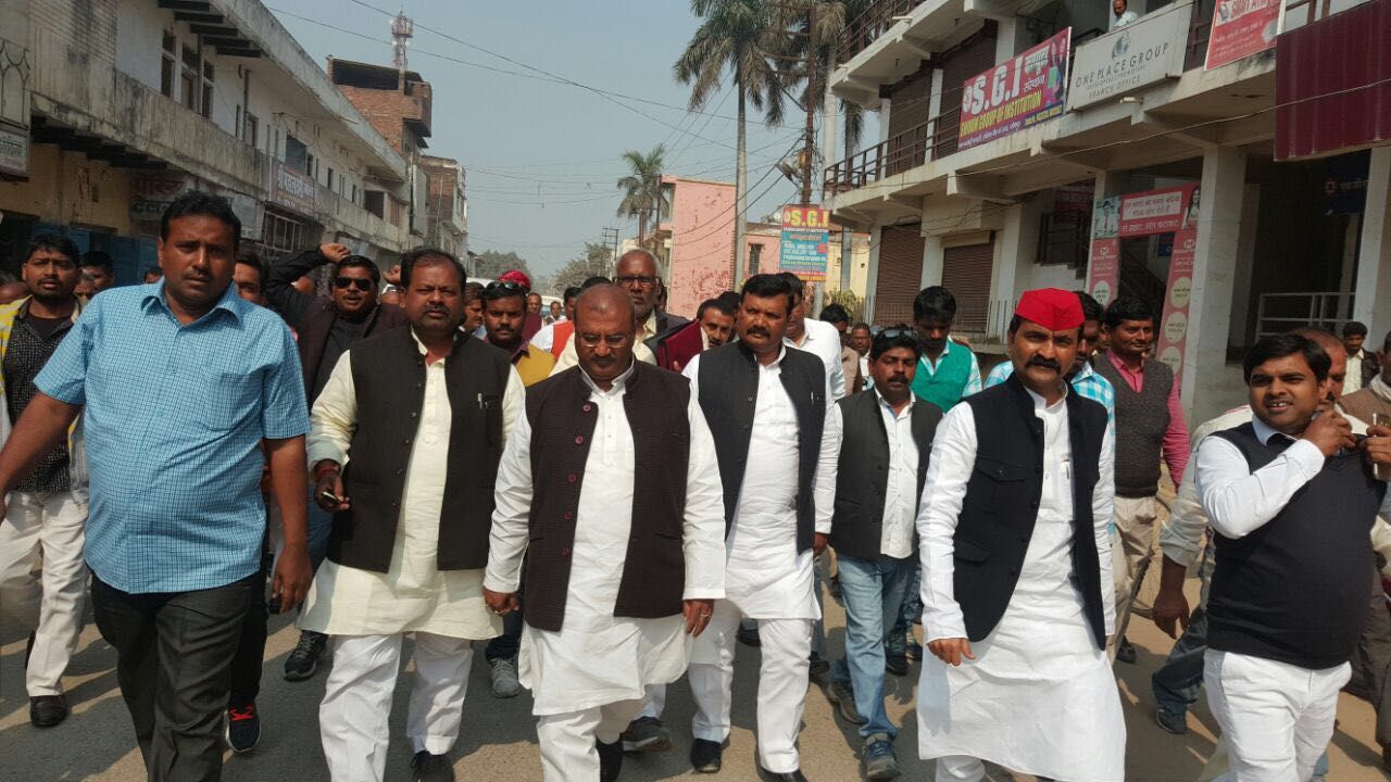 शैलेन्द्र यादव ललई के नामांकन मे उमड़ा जनसैलाब - शैलेन्द्र यादव ललई के नामांकन मे उमड़ा जनसैलाब -