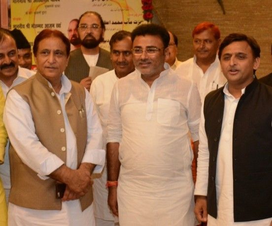 मुझे प्रधानमंत्री बना दें, संघ के अखंड भारत के सपने को पूरा कर दूंगा: आजम खां मुझे प्रधानमंत्री बना दें, संघ के अखंड भारत के सपने को पूरा कर दूंगा: आजम खां