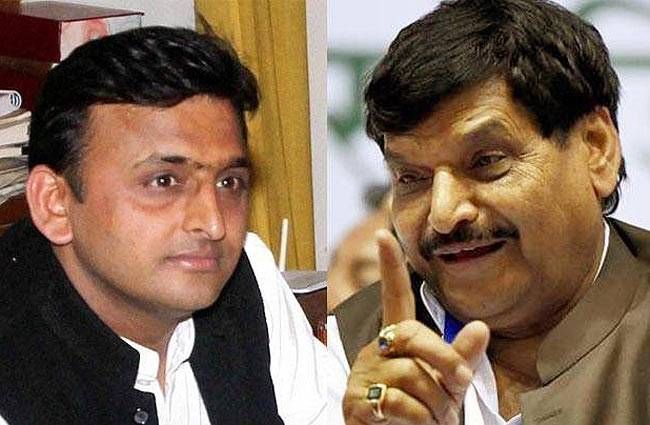 अखिलेश-शिवपाल के समर्थकों के बीच लड़ाई, फेसबुक बना अखाड़ा अखिलेश-शिवपाल के समर्थकों के बीच लड़ाई, फेसबुक बना अखाड़ा