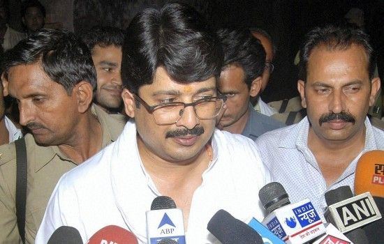 राजा भैया ने शुरू किया प्रतापगढ़ की सभी सीटें जिताने का प्रयास, कई नेताओं ने दिया मुन्ना यादव को समर्थन राजा भैया ने शुरू किया प्रतापगढ़ की सभी सीटें जिताने का प्रयास, कई नेताओं ने दिया मुन्ना यादव को समर्थन