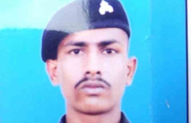 पाकिस्तान के कब्जे में फंस गया चंदू बाबूलाल, खबर बर्दाश्त नहीं कर पाई नानी, हुई मौत पाकिस्तान के कब्जे में फंस गया चंदू बाबूलाल, खबर बर्दाश्त नहीं कर पाई नानी, हुई मौत