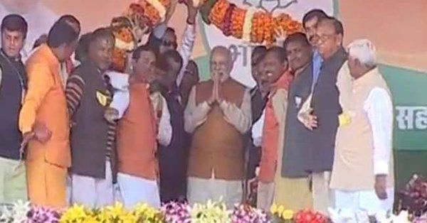 भाजपा के स्टार प्रचारक नरेंद्र मोदी की बदायूं रैली के निहितार्थ भाजपा के स्टार प्रचारक नरेंद्र मोदी की बदायूं रैली के निहितार्थ
