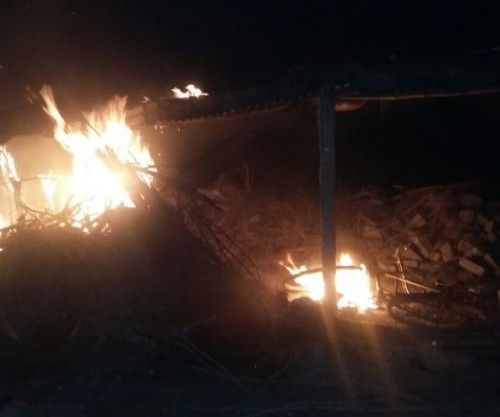 बहराइच में प्रतिमा विसर्जन पर बवाल, पूरे गांव को आग लगाई, बच्ची जिंदा जली बहराइच में प्रतिमा विसर्जन पर बवाल, पूरे गांव को आग लगाई, बच्ची जिंदा जली