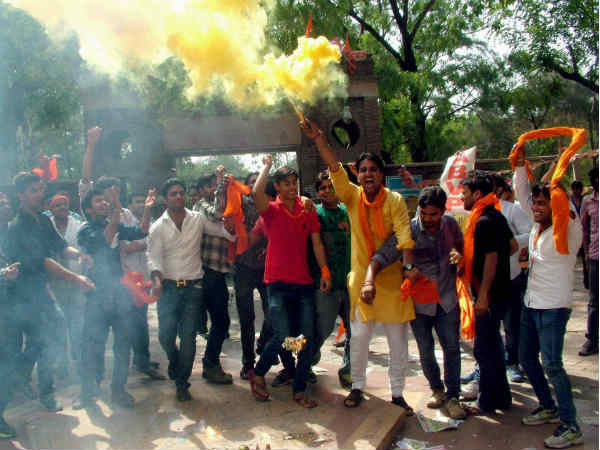 डीयू छात्र संघ चुनाव में फिर लहराया ABVP का परचम, तीन पदों पर कब्जा