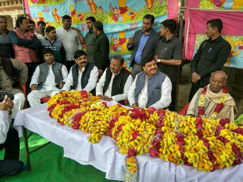कभी मुसीबत मे हों, तो एक फोन ही है काफी – शिवपाल सिंह यादव कभी मुसीबत मे हों, तो एक फोन ही है काफी – शिवपाल सिंह यादव