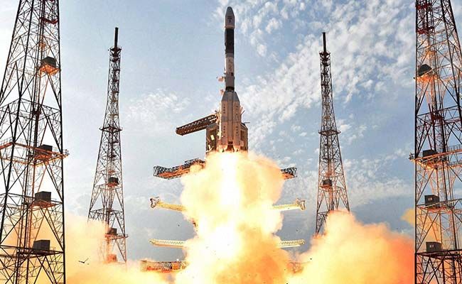 विश्व रिकॉर्ड बनाने से इसरो एक मिनट दूर,  PSLV के जरिए एक साथ 104 सैटेलाइट भेजगा