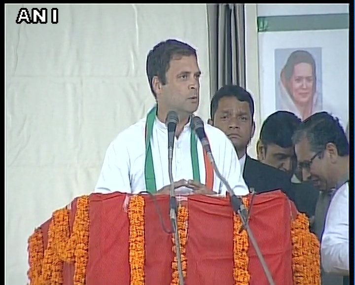 मोदी ऐसा बेटा है, जो गंगा मैया से भी सौदा करता है – राहुल गांधी