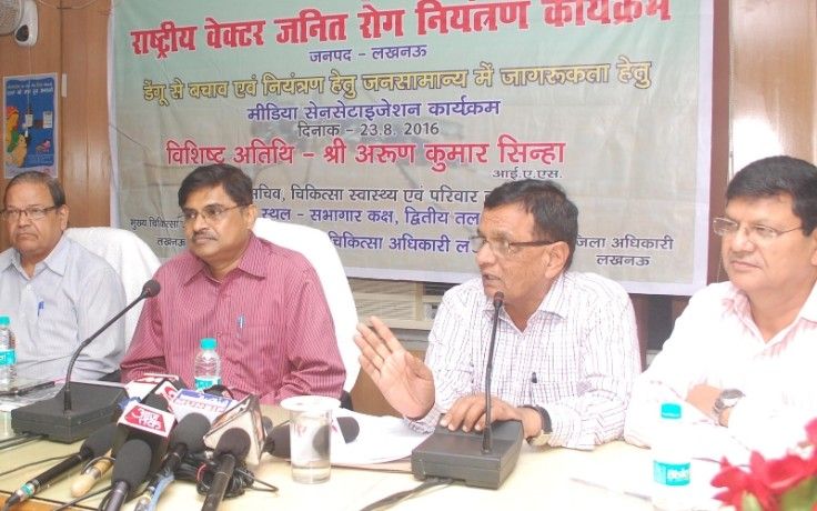 13 मरीजों की मौत के बावजूद सीएमओ बोले - डेंगू से एक भी नहीं 13 मरीजों की मौत के बावजूद सीएमओ बोले - डेंगू से एक भी नहीं