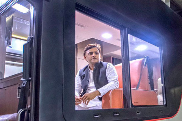 CM का मास्टरस्ट्रोक : 3 अक्टूबर से विकास से विजय की ओर रथ लेकर निकलेंगे अखिलेश CM का मास्टरस्ट्रोक : 3 अक्टूबर से विकास से विजय की ओर रथ लेकर निकलेंगे अखिलेश