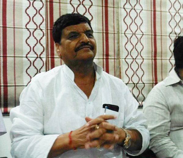शिवपाल का गृह प्रवेश सादगी के साथ हुआ शिवपाल का गृह प्रवेश सादगी के साथ हुआ