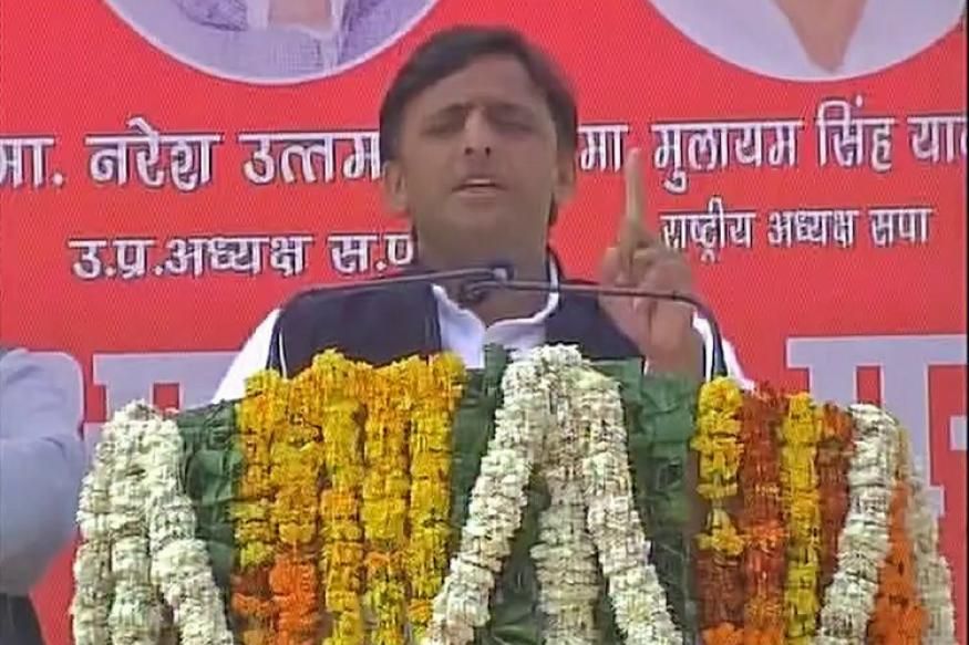 मोबाइल पर बैंक नहीं चलता, मोदी जी, लोग गाना सुनते हैं मोबाइल पर बैंक नहीं चलता, मोदी जी, लोग गाना सुनते हैं
