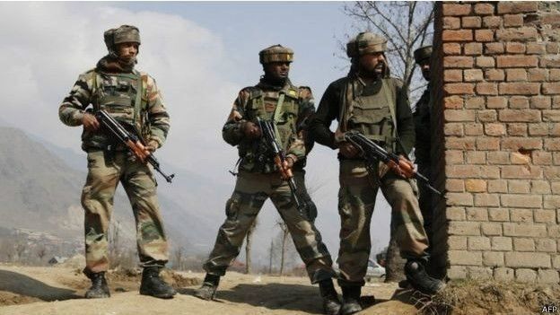 सोशल मीडिया: अगर पाकिस्तान युद्ध चाहता है तो युद्ध ही सही सोशल मीडिया: अगर पाकिस्तान युद्ध चाहता है तो युद्ध ही सही