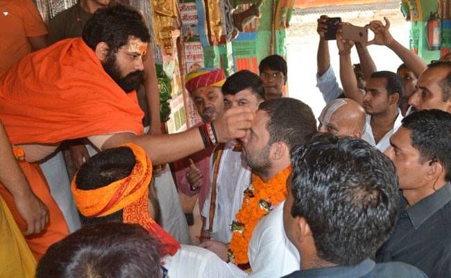 नजर कहीं और निशाना कहीं, माथे पर तिलक और नज़रों में अपना पुराना जनाधार
