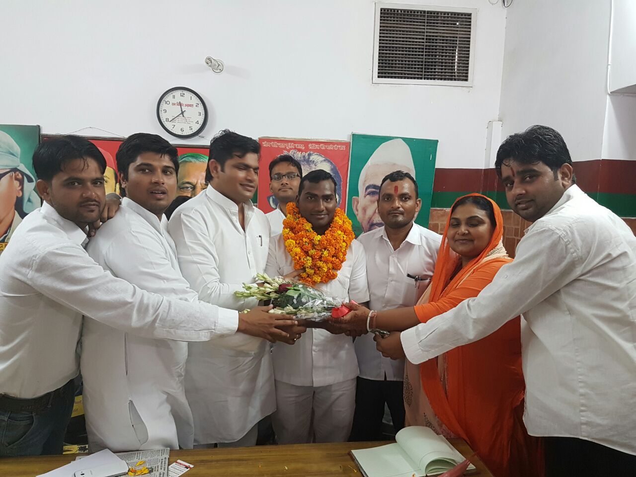मुलायम सदेँश रथ यात्रा के आर्कषण का केंद्र रहे रविशकंर वाल्मिकी मुलायम सदेँश रथ यात्रा के आर्कषण का केंद्र रहे रविशकंर वाल्मिकी