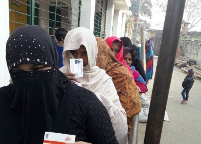 मुस्लिम क्षेत्रों में बम्पर वोटिंग, देखें अब तक पड़े कितने वोट मुस्लिम क्षेत्रों में बम्पर वोटिंग, देखें अब तक पड़े कितने वोट