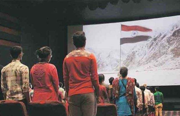 केरल फिल्म फेस्टिवल में राष्ट्रगान का अपमान करने पर एक महिला समेत 6 लोग गिरफ्तार