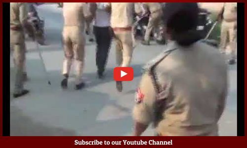 लॉकडाउन के बाद भी भीड़ हुई इकट्ठा,पुलिस ने लाठीचार्ज कर लोगों को भगाया,महिला ने अपने को माता बता कर लगाई भीड़।