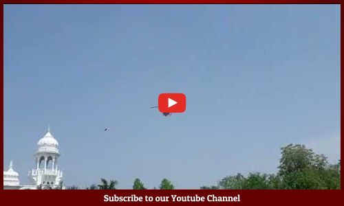 लखनऊ. कोरोना वायरस से जूझ रहे पीड़ितों की सेवा में दिन रात लगे स्वास्थ्यकर्मी, डॉक्टर्स व नर्सों के उत्साहवर्धन को, भारतीय वायुसेना के हेलिकॉप्टर्स ने KGMU के ऊपर की पुष्पवर्षा