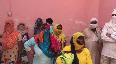 कार्डधारकों को मुफ्त में वितरित किया गया, दाल, तेल, गेंहू, नमक, का वितरण